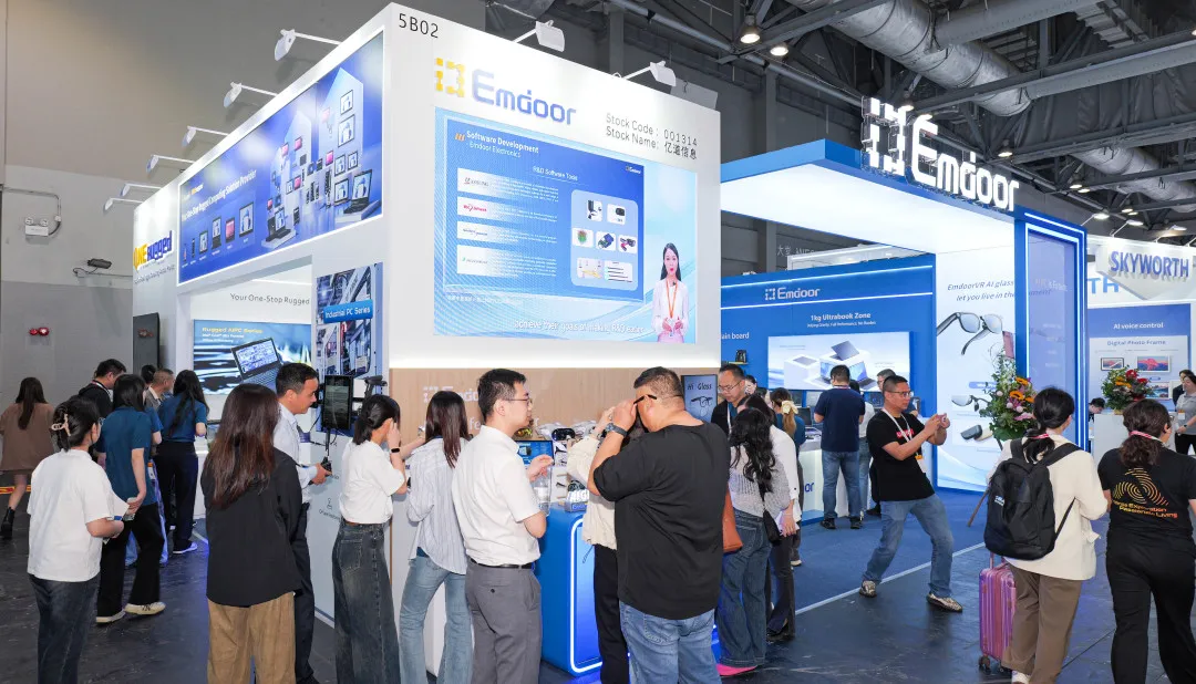 Many visitors exploring Emdoor's booth at the exhibition, showcasing our innovative rugged devices and AI solutions Many visitors exploring Emdoor's booth at the exhibition, showcasing our innovative rugged devices and AI solutions