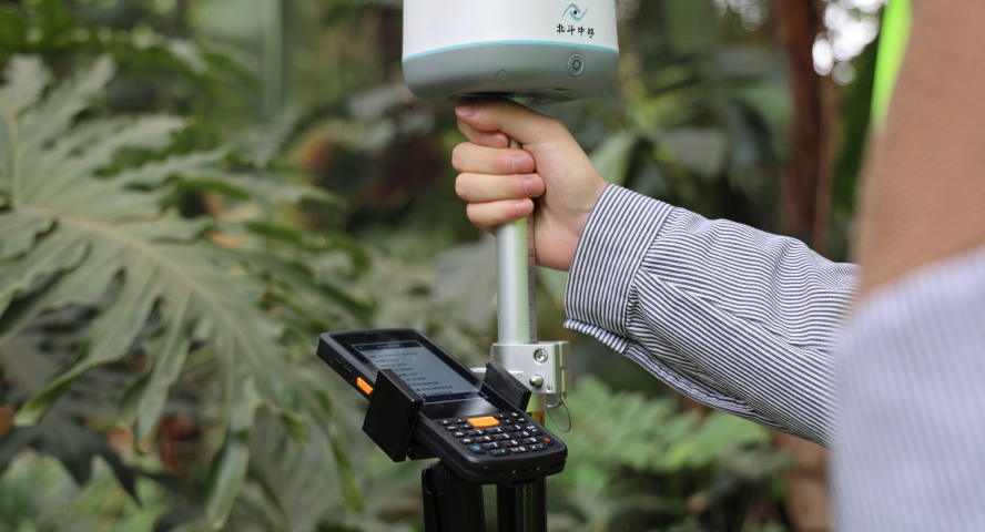 High-Precision GNSS & Team Coordination Tools High-Precision GNSS & Team Coordination Tools